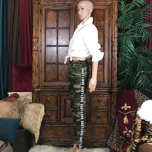 Shades of Verde Camo LOVE Brushed Legging - Picture 5 of 11